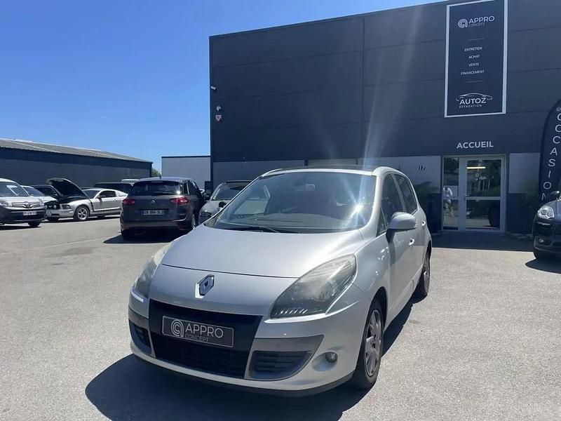 Gris Utilisé 2011 Renault Scénic III Monospace | 5 490 € (Prix assez cher) - Image 1/4