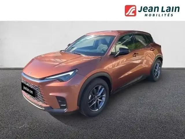 Gris Utilisé 2025 Lexus LBX Business Edition SUV | 32 900 € (Bon prix) - Image 1/4