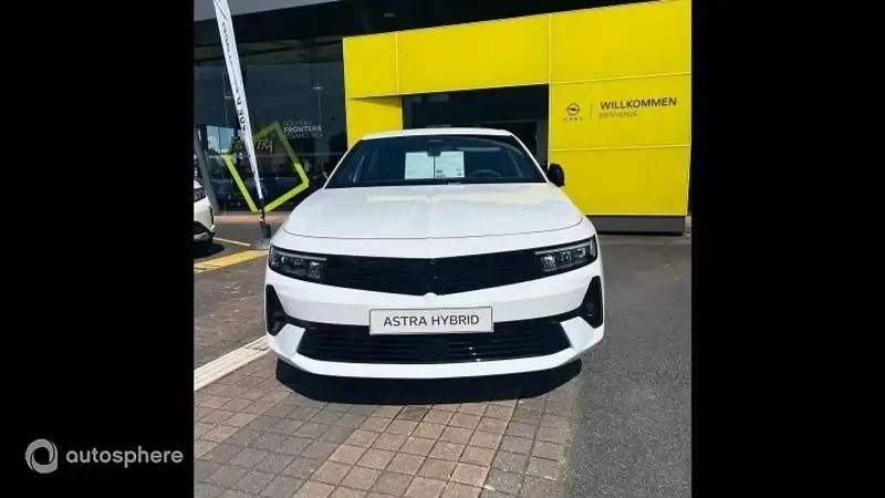 Utilisé 2024 Opel Astra Berline | 33 999 € - Image 1/4