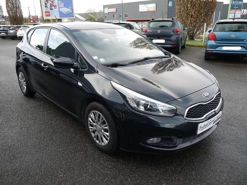Occasion Kia Ceed Motion 102 ch (75 kW) 2014 Noir Citadine