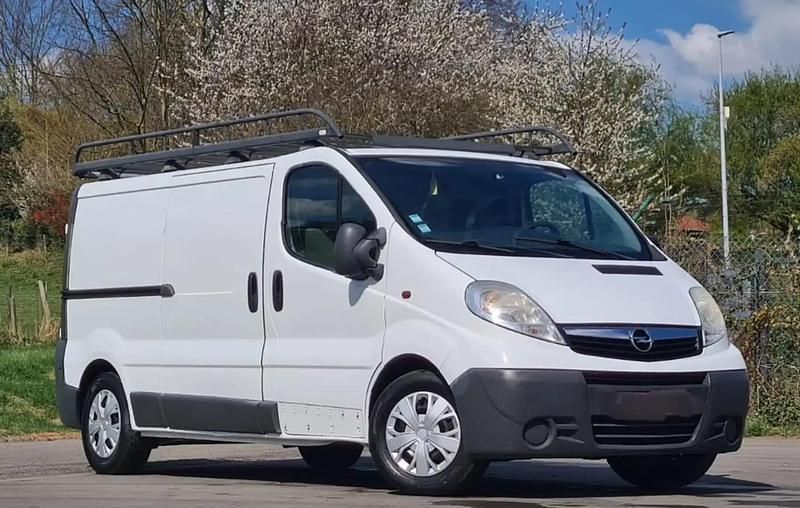 Utilisé 2010 Opel Vivaro Cosmo Van | 4 500 € - Image 1/4