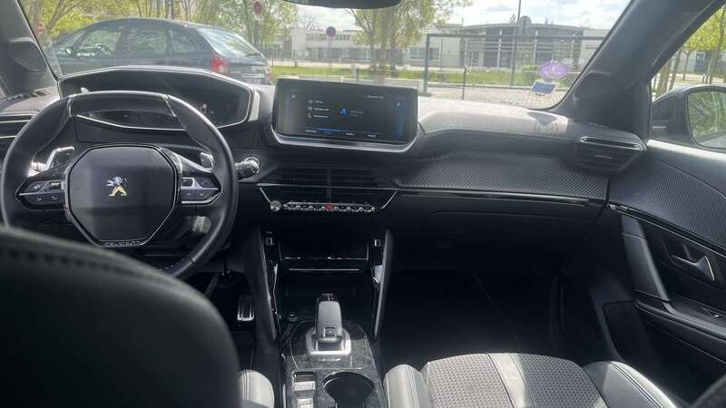 Image 3/4