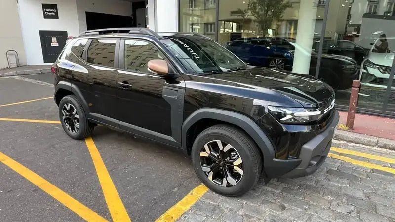 Noir Utilisé 2025 Dacia Duster Extreme SUV | 28 400 € - Image 1/4
