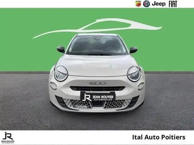 Nouvelle Fiat 600 2025 Sable earth métallisé SUV