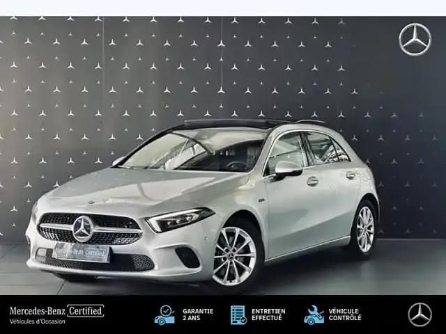 Gris clair Utilisé 2020 Mercedes A250 Progressive Berline | 27 889 € - Image 1/4