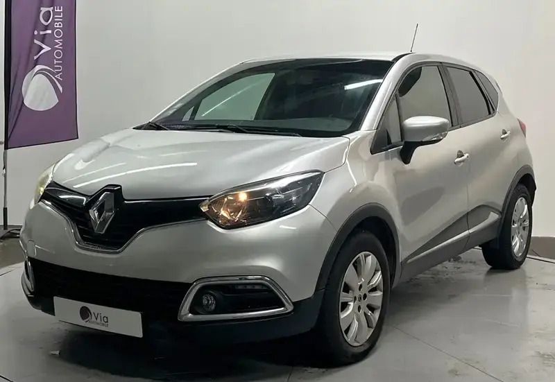 Gris Utilisé 2014 Renault Captur Zen SUV | 8 199 € (Prix juste) - Image 1/4
