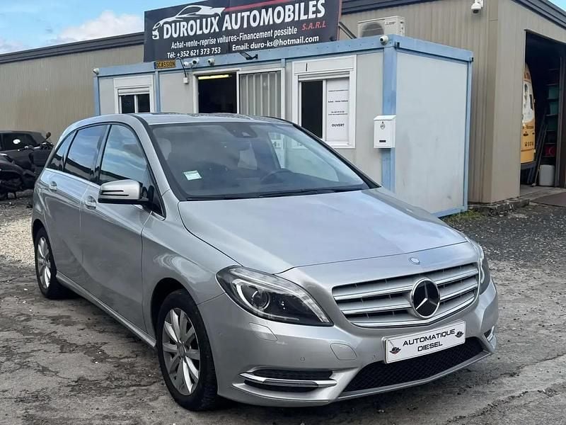 Bleu Utilisé 2013 Mercedes B200 Monospace | 13 999 € (Prix assez cher) - Image 1/4