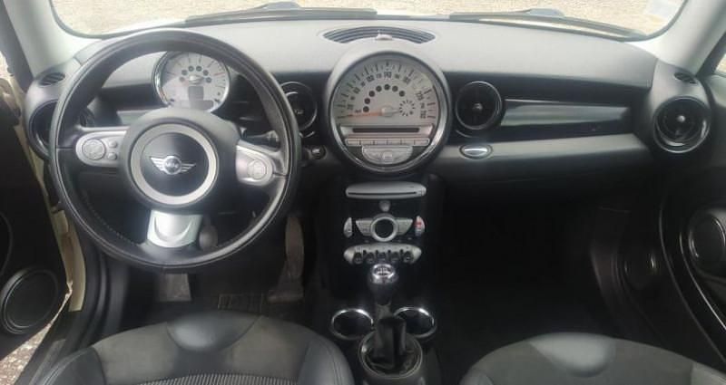 Image 2/4