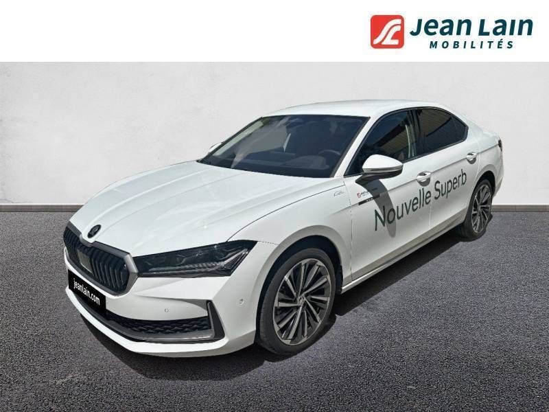 Blanc Utilisé 2024 Skoda Superb LAURIN & KLEMENT Berline | 48 310 € - Image 1/4