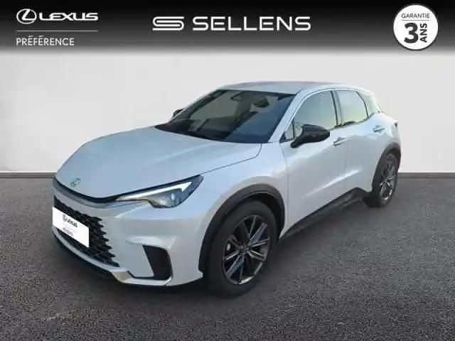 Blanc arctique métallisé Occasion 2025 Lexus LBX SUV | 33 790 € (Bon prix) - Image 1/4