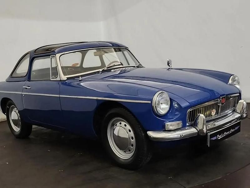 Bleu Occasion 1967 MG B Cabriolet | 26 500 € - Image 1/4