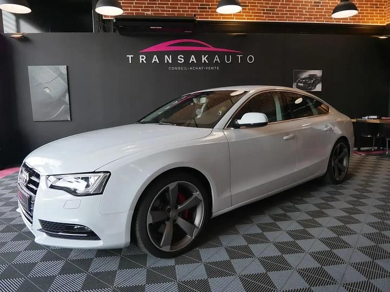 Blanc Utilisé 2014 Audi A5 Ambiente Coupé | 17 990 € - Image 1/4