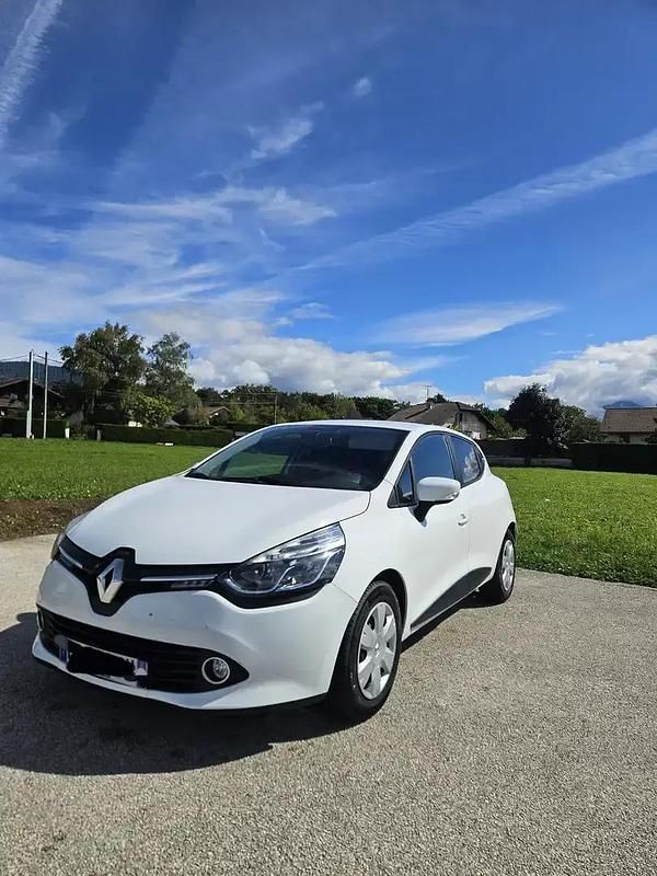 Blanc Utilisé 2016 Renault Clio IV Business Berline | 11 100 € (Prix juste) - Image 1/4