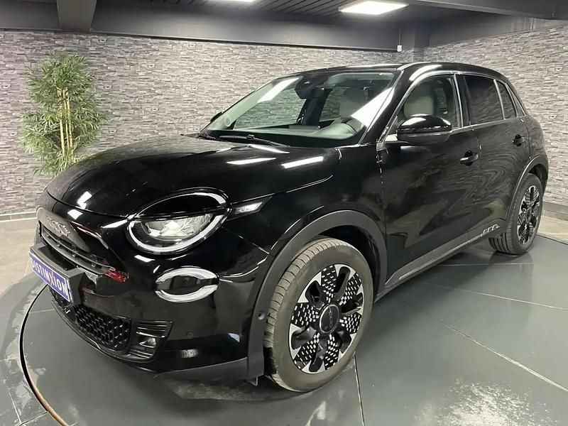 Noir Utilisé 2024 Fiat 600 La Prima SUV | 21 990 € (Prix juste) - Image 1/4