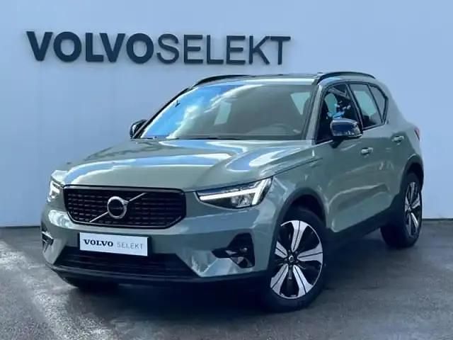 Vert sauge métallisé Utilisé 2022 Volvo XC40 Ultimate SUV | 53 890 € - Image 1/4