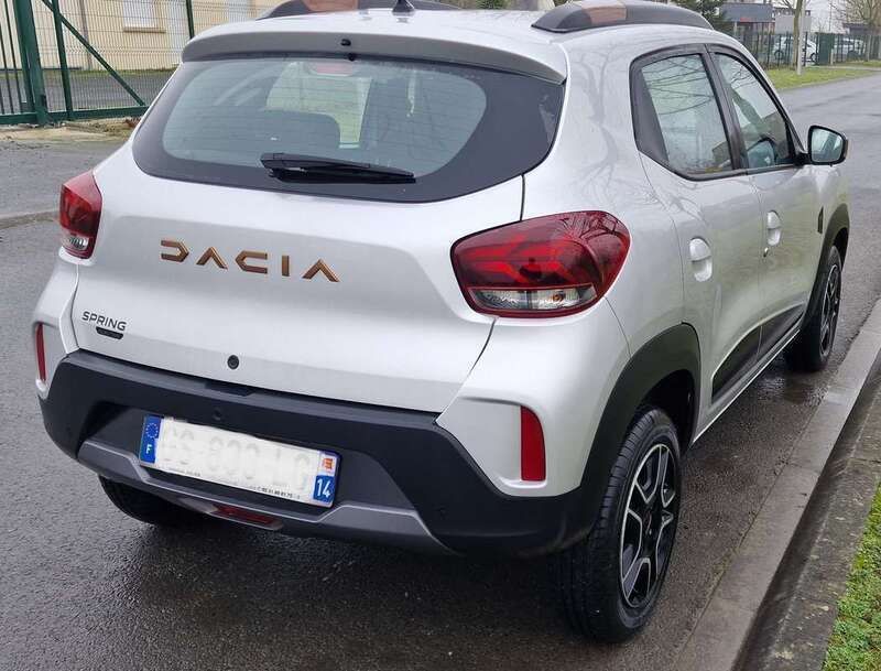 Occasion Dacia Spring Extreme 47 kW (65 ch) 2023 Gris Citadine
