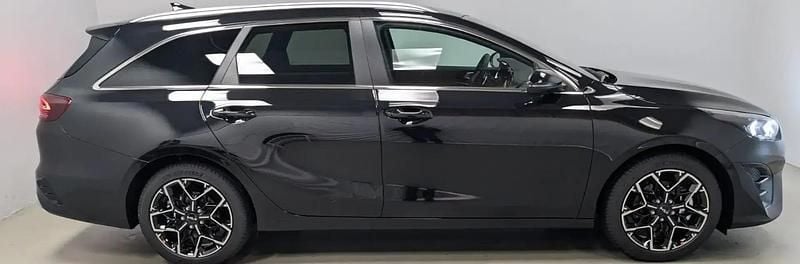 Noir Utilisé 2025 Kia Ceed Active Berline | 22 500 € (Super prix) - Image 1/4