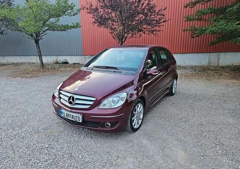 Rouge Occasion 2008 Mercedes B200 Monospace | 8 650 € (Prix assez cher) - Image 1/4