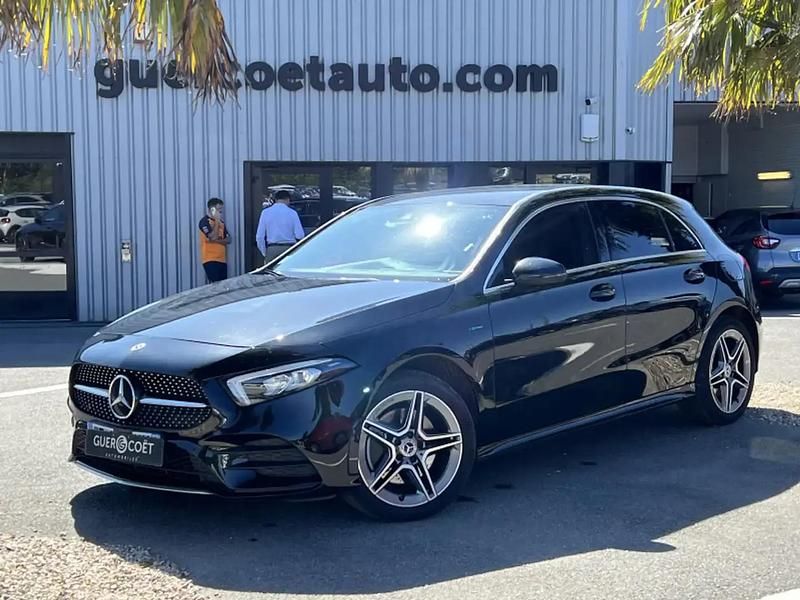 Noir Utilisé 2020 Mercedes A250 AMG line Berline | 24 990 € (Prix juste) - Image 1/4