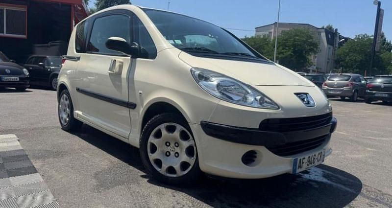 Beige Utilisé 2008 Peugeot 1007 Citadine | 2 490 € - Image 1/4