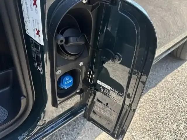 Occasion Mercedes Vito 190 ch (139 kW) 2023 Vert granit Van