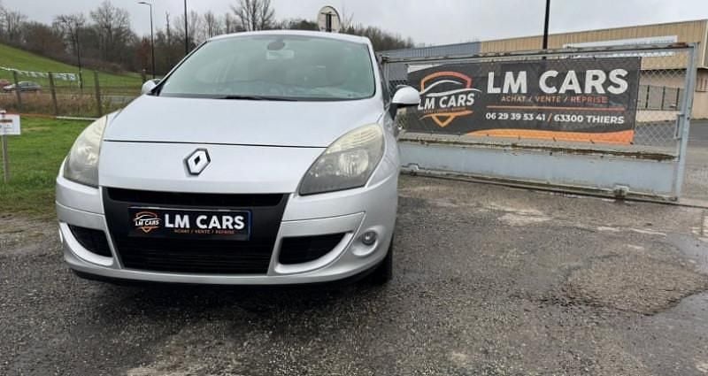 Gris Occasion 2010 Renault Scénic III Dynamique Monospace | 3 990 € (Prix juste) - Image 1/4