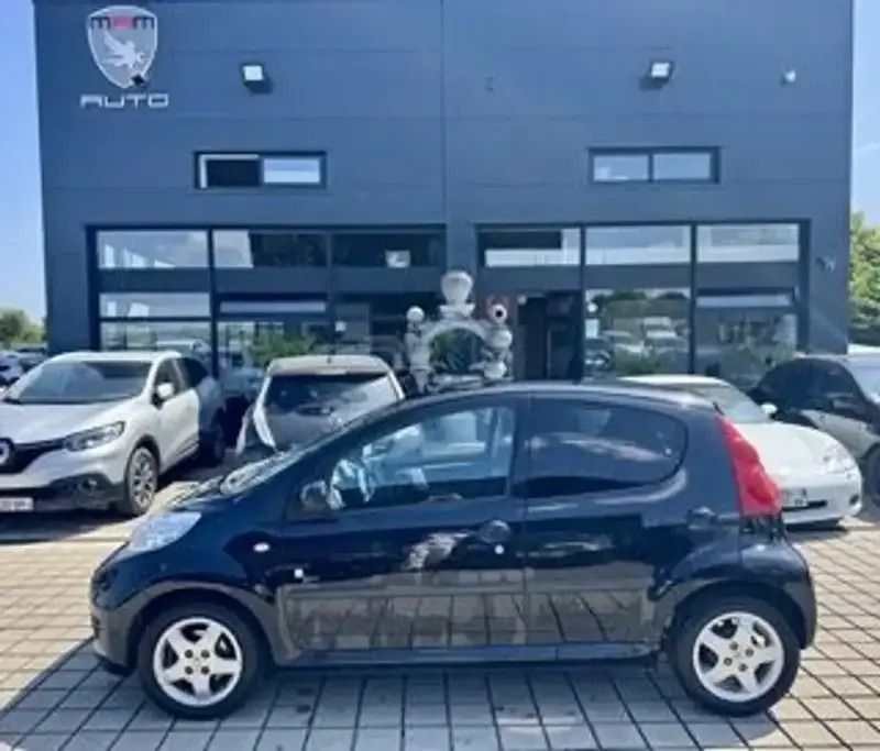 Noir Utilisé 2011 Peugeot 107 Citadine | 5 990 € (Prix juste) - Image 1/4