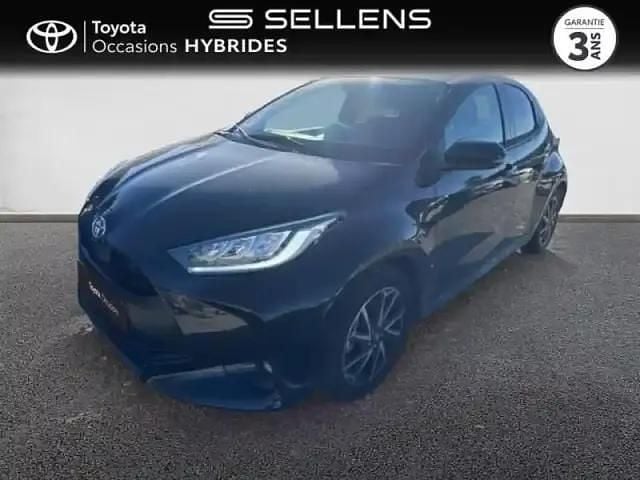 Noir intense (m) Occasion 2023 Toyota Yaris Hybrid Design Berline | 21 490 € (Prix juste) - Image 1/4