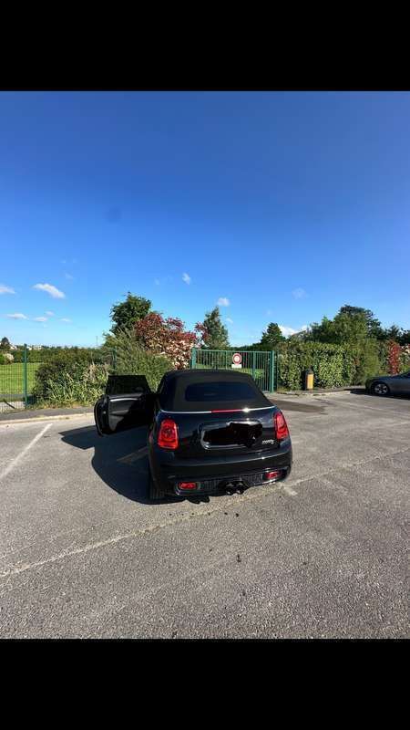 Image 4/4
