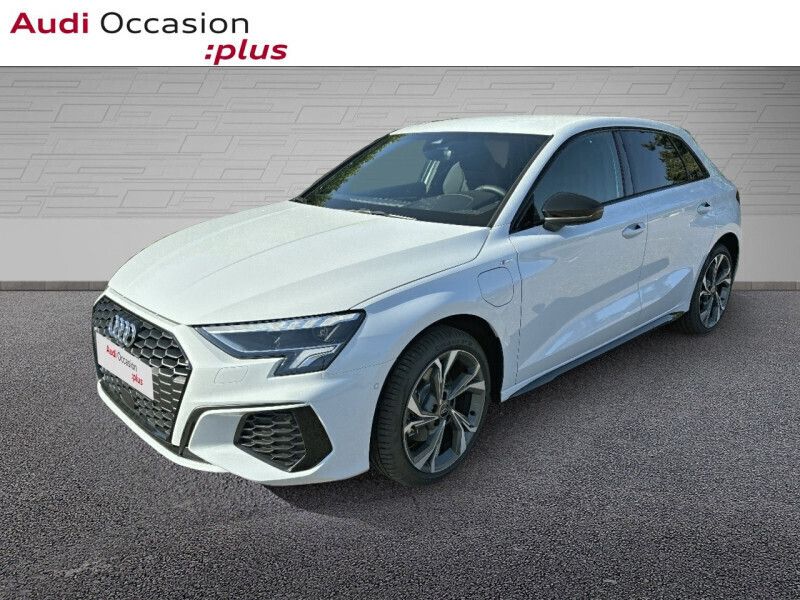 Utilisé 2024 Audi A3 Sportback S-Line Berline | 41 900 € - Image 1/4