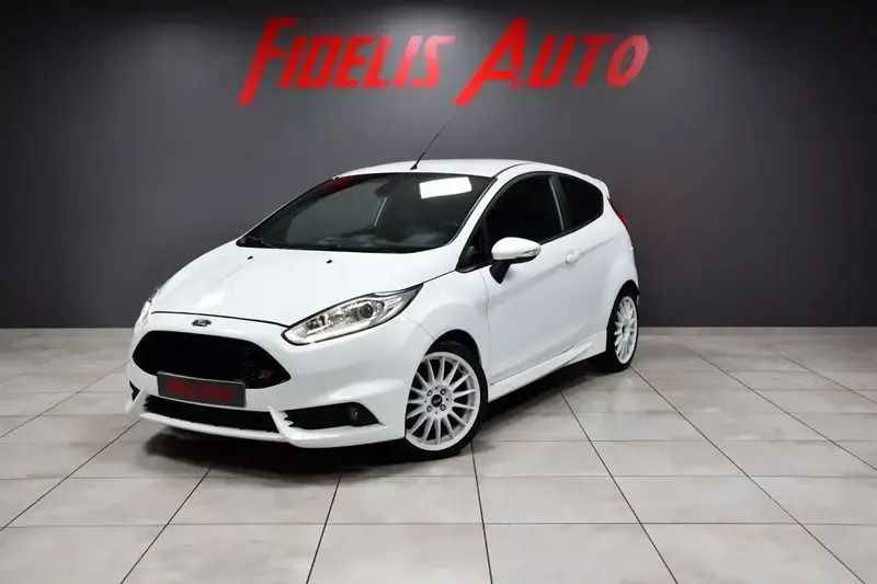 Blanc Utilisé 2017 Ford Fiesta Citadine | 12 990 € (Super prix) - Image 1/4
