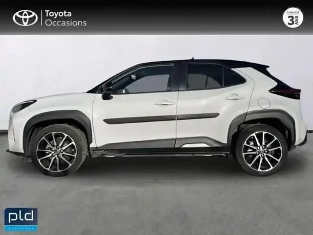 Occasion Toyota Yaris Cross Sport 2023 Bi ton gris chrome SUV