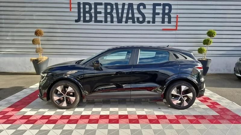 Noir Utilisé 2022 Renault Mégane Equilibre Berline | 19 999 € (Prix juste) - Image 1/4