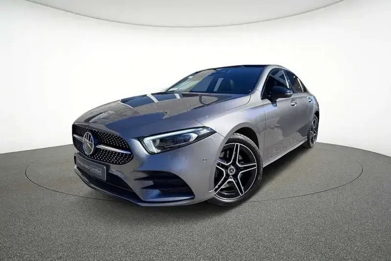 Gris Utilisé 2023 Mercedes A250 AMG line Berline | 37 990 € (Prix assez cher) - Image 1/4