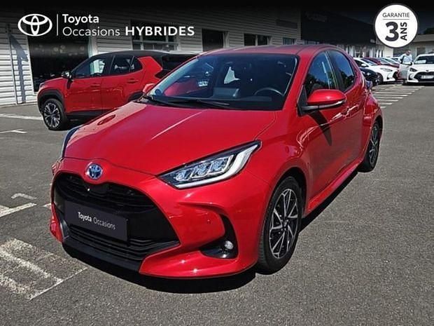 Rouge Utilisé 2022 Toyota Yaris Hybrid Design | 20 980 € (Bon prix) - Image 1/4