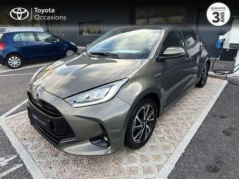 Utilisé 2021 Toyota Yaris Hybrid Design Berline | 18 490 € (Prix juste) - Image 1/1