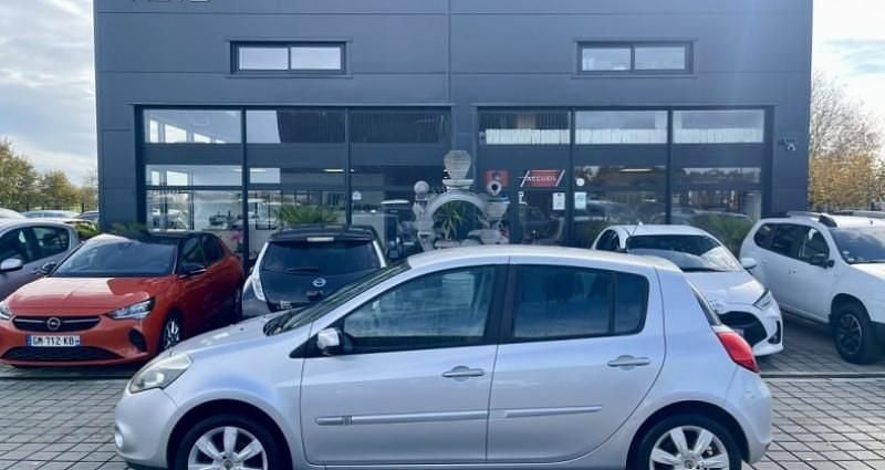 Utilisé 2010 Renault Clio III Exception Citadine | 7 990 € (Super prix) - Image 1/4