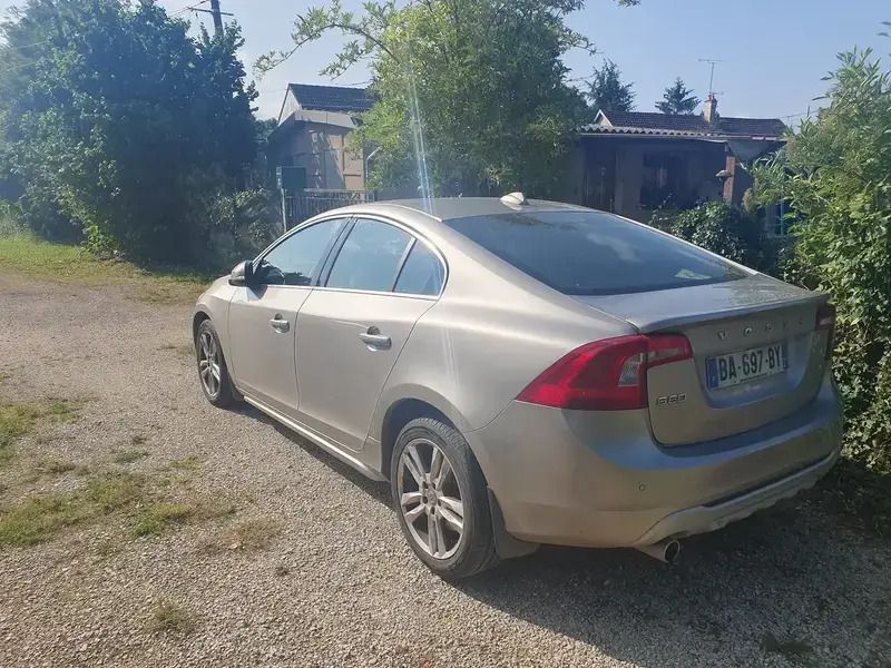 Utilisé 2010 Volvo S60 Momentum Berline | 15 500 € - Image 1/4