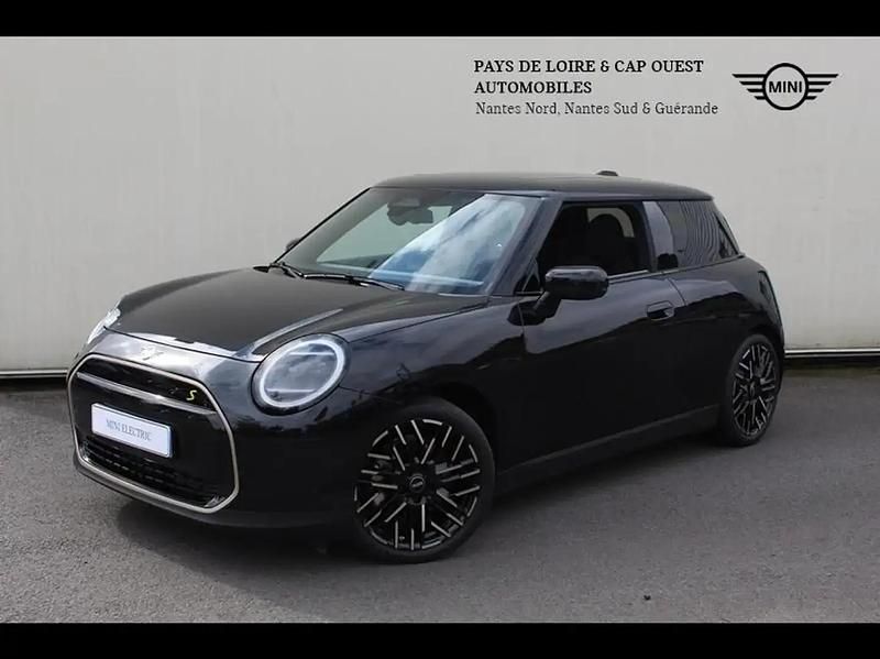 Noir Occasion 2024 Mini Cooper SE Favoured Citadine | 34 400 € - Image 1/4