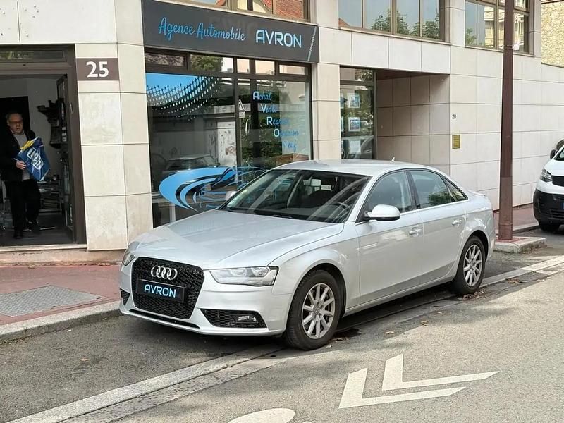Gris Utilisé 2012 Audi A4 Ambiente Berline | 9 990 € (Prix juste) - Image 1/4
