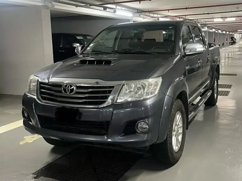 Gris Utilisé 2012 Toyota HiLux Pick-up | 20 000 € - Image 1/4