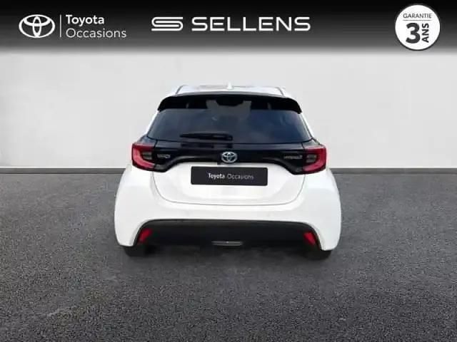 Occasion Toyota Yaris Hybrid Design 116 ch (85 kW) 2022 Blanc Berline