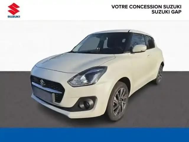 Pure white pearl métallisé Occasion 2023 Suzuki Swift Berline | 15 990 € (Prix juste) - Image 1/4