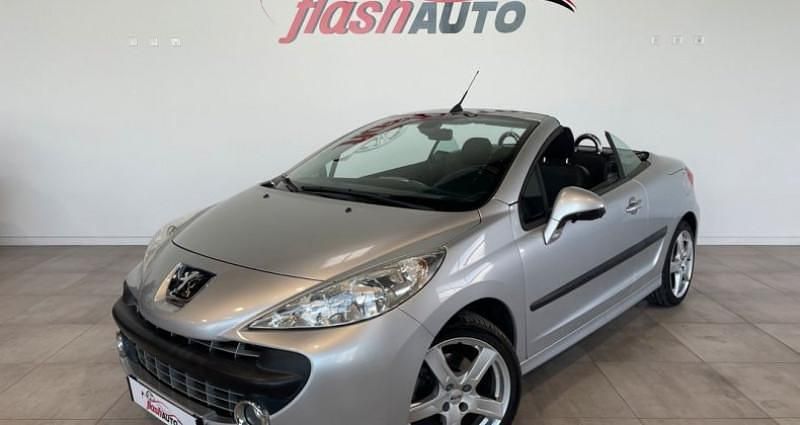 Utilisé 2007 Peugeot 207 CC Cabriolet | 5 900 € (Prix cher) - Image 1/4