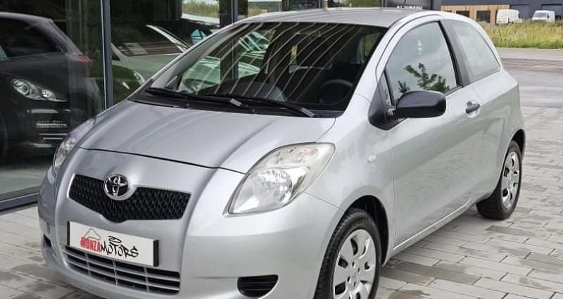 Gris Utilisé 2006 Toyota Yaris Citadine | 3 900 € (Super prix) - Image 1/4