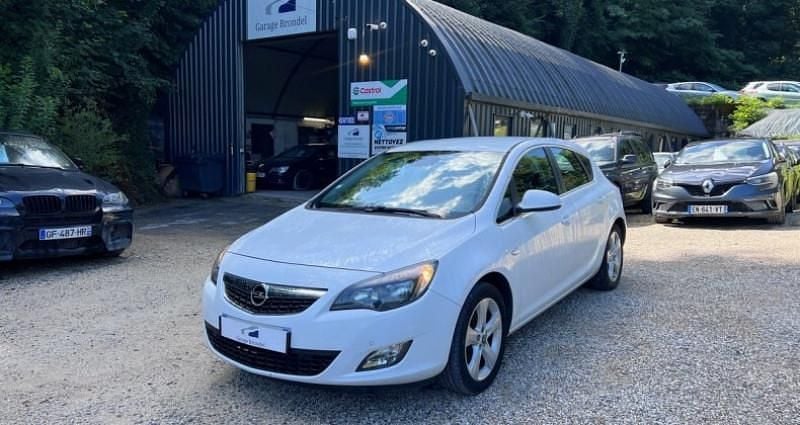 Utilisé 2010 Opel Astra Cosmo Berline | 6 000 € (Prix juste) - Image 1/4