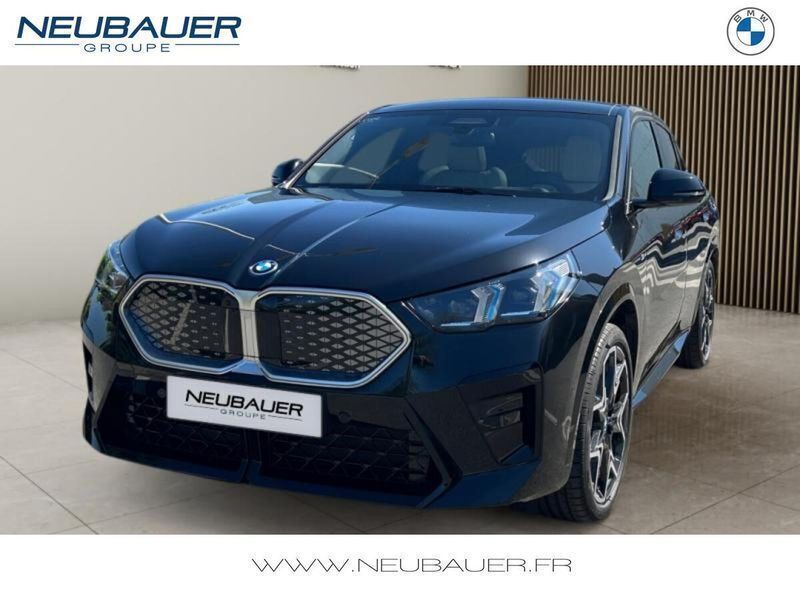 Saphirschwarz métallisé Utilisé 2025 BMW iX2 M Sport SUV | 52 890 € - Image 1/4