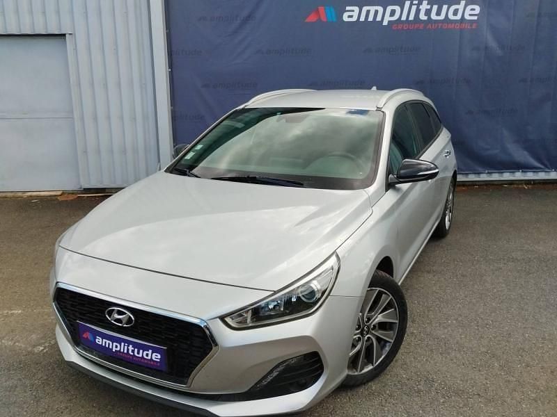 Platinum silver Utilisé 2018 Hyundai i30 Break | 14 999 € (Prix juste) - Image 1/4