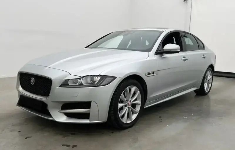 Utilisé 2018 Jaguar XF R-Sport Berline | 24 990 € - Image 1/4