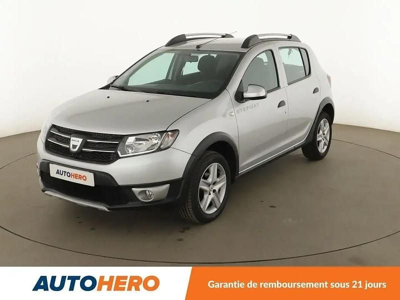 Gris Utilisé 2016 Dacia Sandero Prestige Citadine | 8 690 € (Prix juste) - Image 1/2